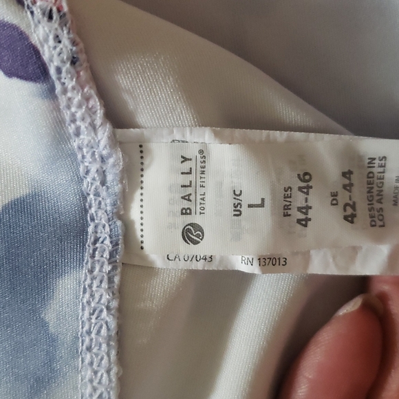 Crop Workout Tights - Picture 5 of 12